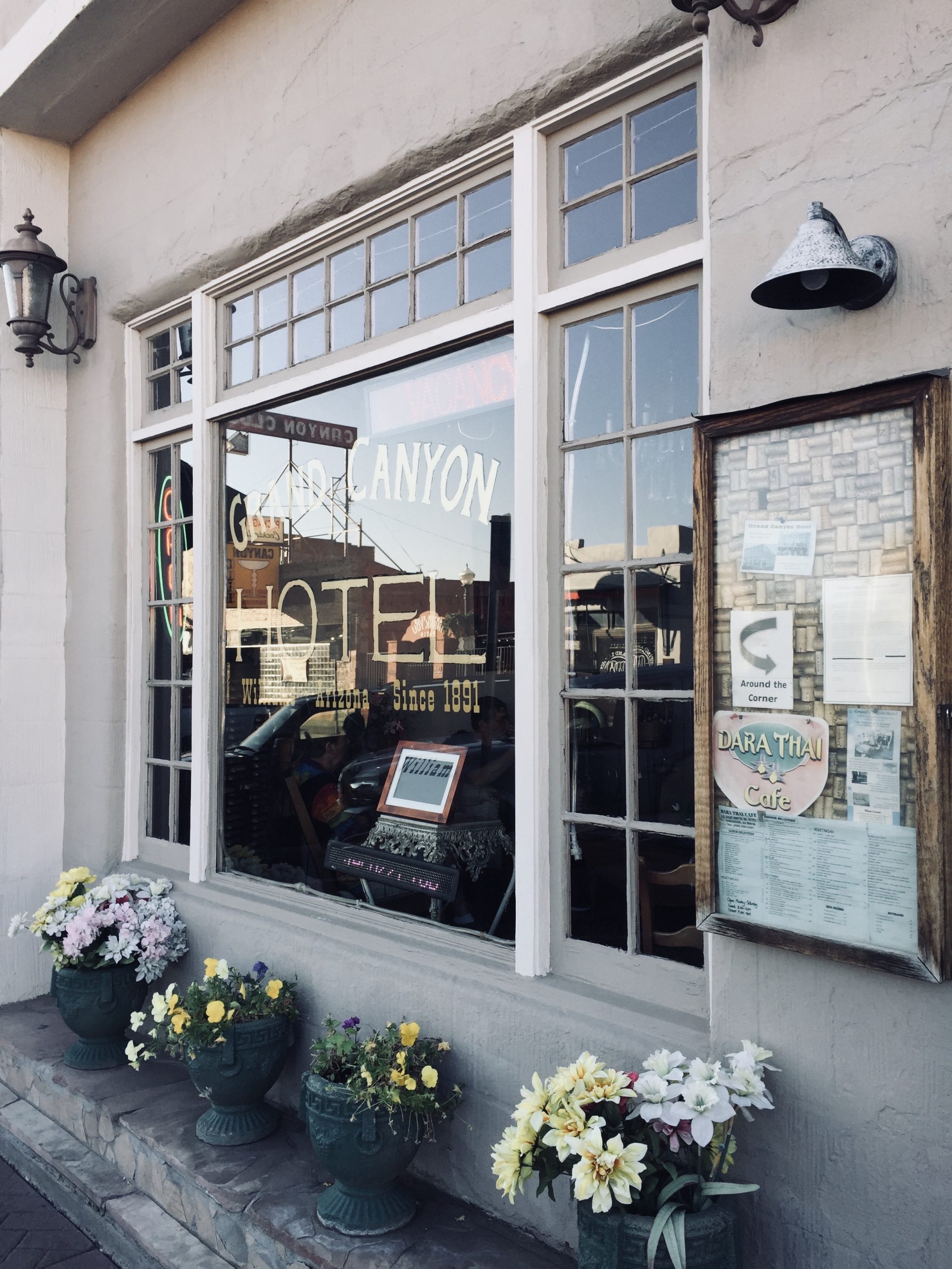 El Gran Cañón del Colorado y la Ruta 66 desde Williams (Arizona) El Gran Cañón del Colorado y la Ruta 66 desde Williams (Arizona)