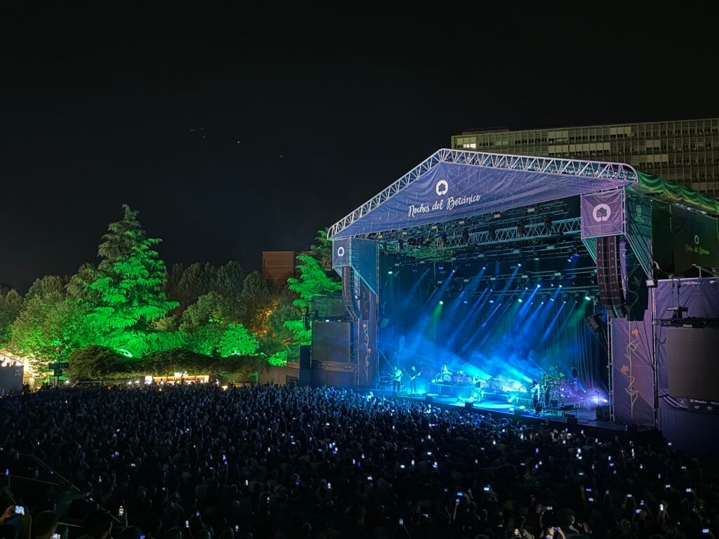 Beth Gibbons - Lives Outgrown (2024) Beth Gibbons - Lives Outgrown (2024)